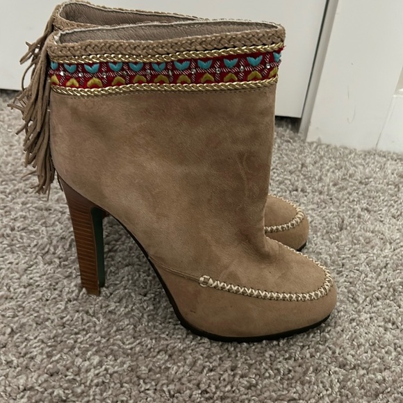 Donald J. Pliner Shoes - Donald J. Pliner Womens Fringe Mocassin Booties - Size 9.5 - Never Worn